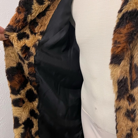 Leopard Print Faux Fur Coat - Picture 6 of 7